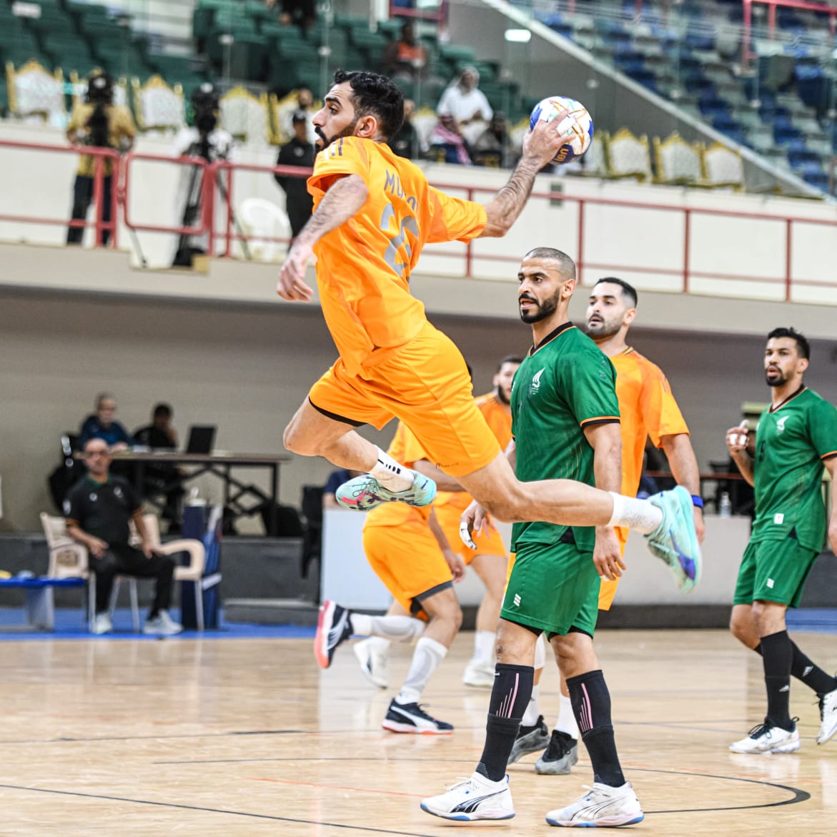 مضر يجتاز النور في قمة مثيرة بـ «دوري كبار اليد»