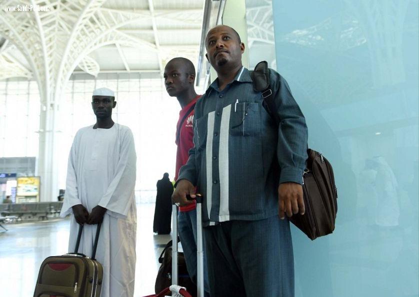 مطار المدينة يستقبل أولى وفود مسابقة الملك عبدالعزيز القرآنية  