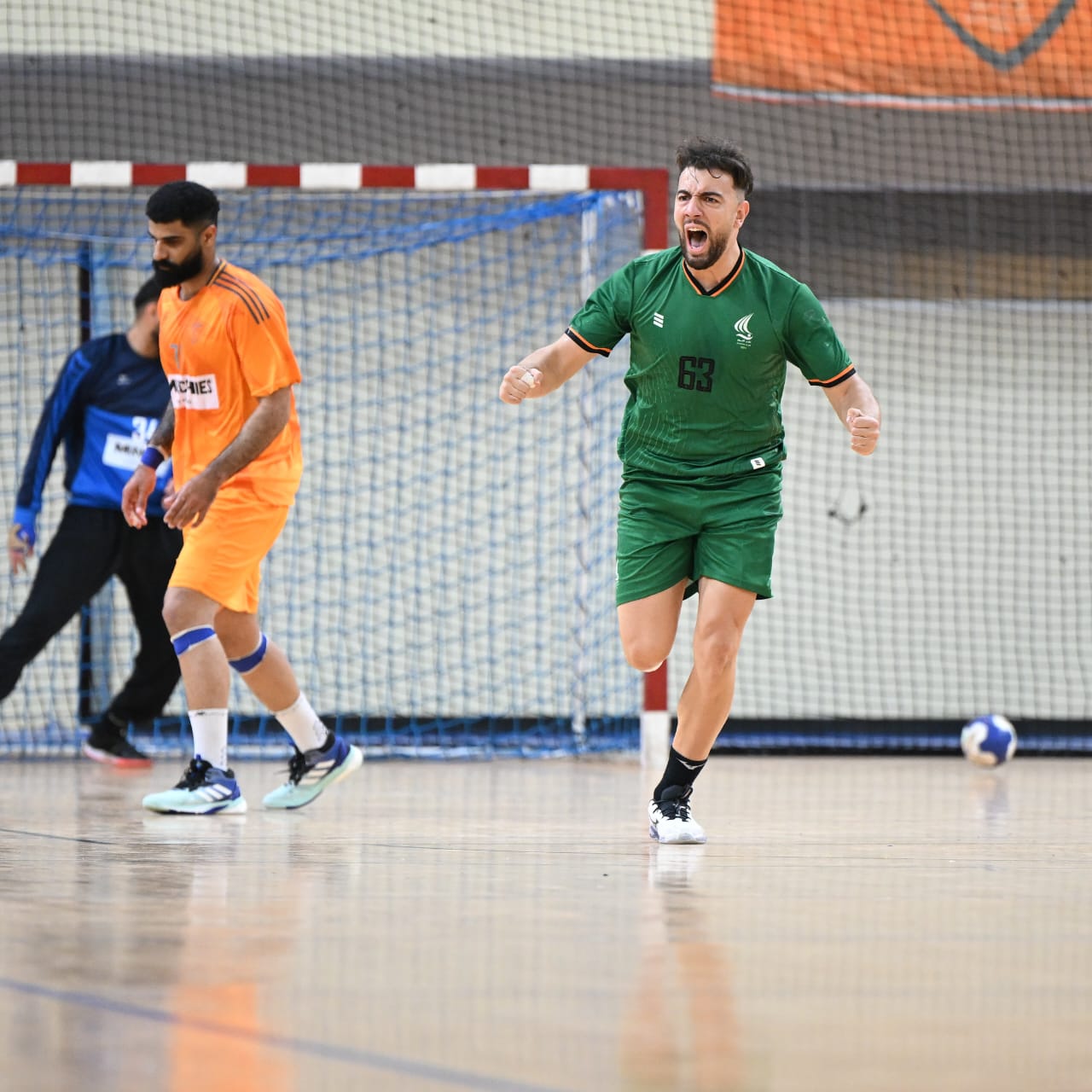 مضر يجتاز النور في قمة مثيرة بـ «دوري كبار اليد»