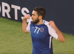 الهلال وخربين يستفزان لاعبي بيروزي الايراني