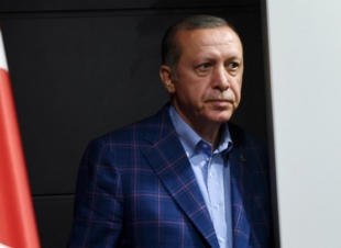 الرئيس التركي رجب طيب أردوغان يهاتف خادم الحرمين الشريفين جلالة الملك سلمان وولي العهد الجديد
