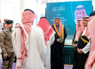  أمير الباحة يستقبل منسوبي الإمارة وعدد من القيادات المهنئين بعيد الفطر المبارك