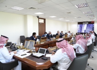 البيئة والفاو يناقشان دعم أعمال مكافحة الجراد الصحراوي في اليمن