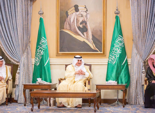 أمير تبوك ينوّه بما توليه القيادة الحكيمة من عناية واهتمام لكل ما يخدم المواطن من المشروعات التنموية  
