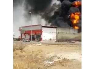 حريق محطه وقود في صبيا يلتهم ناقله بنزين وسيارتين ومحلين تجاريين