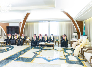 أمير الشرقية يستقبل رئيس وأعضاء مجلس إدارة نادي الخليج بمناسبة تشكيل المجلس الجديد