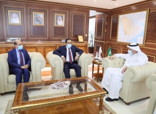 الفضلي يبحث مع وزير الزراعة اليمني سبل مكافحة الجراد الصحراوي في اليمن