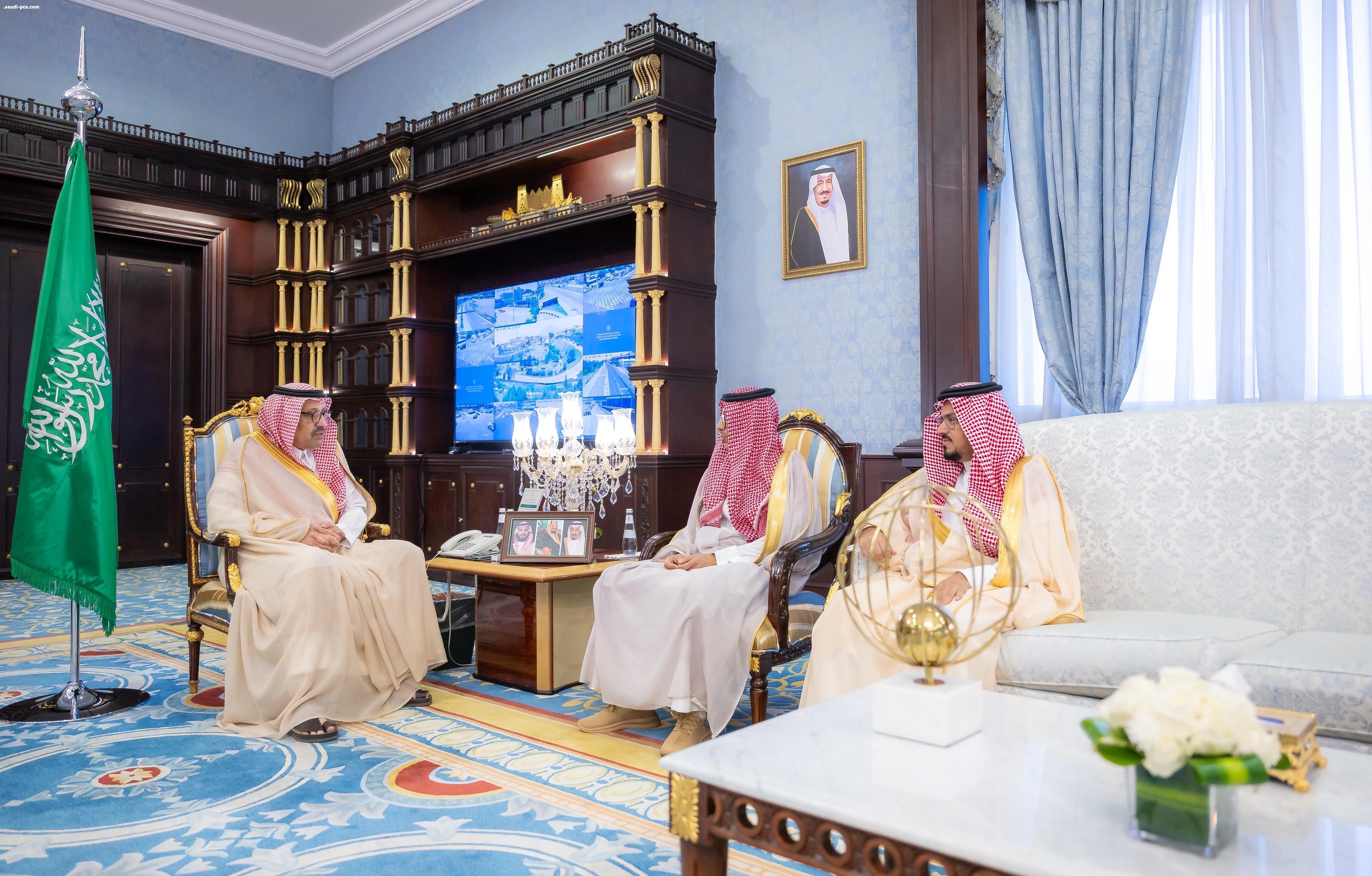 أمير منطقة الباحة يطّلع على تقرير مشاركة جمعية طرق في موسم حج هذا العام