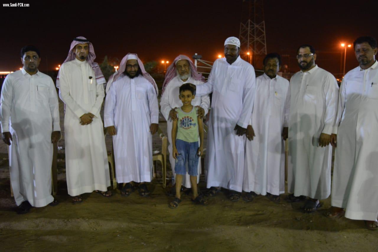 بعد عرض لوحة الوفاء لشهيد الوطن عادل النجمي  النجامية وتعاون القيوس يتأهلان إلى نصف نهائي بطولة المحنشي  