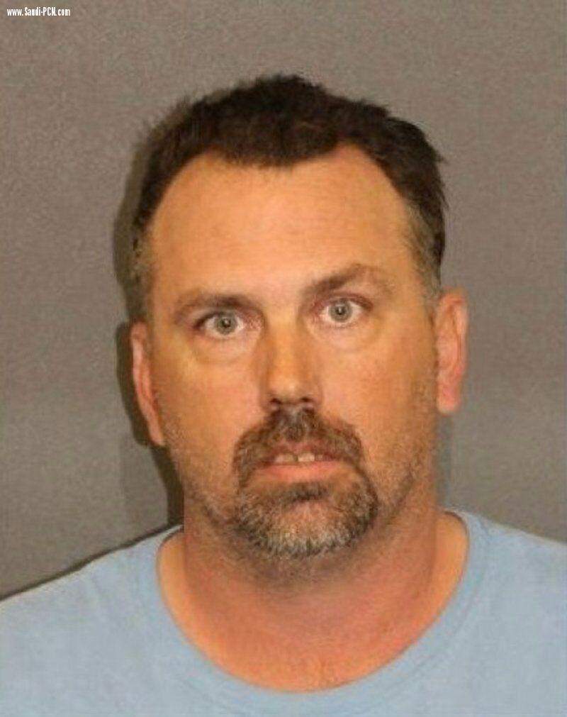 القبض على أب أمريكي بعد دفعه ابنته المراهقة للانتحار
