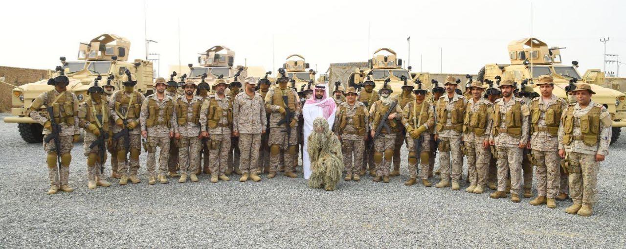 نائب أمير جازان ينقل تهاني القيادة للمرابطين على الحد الجنوبي بالشهر الكريم