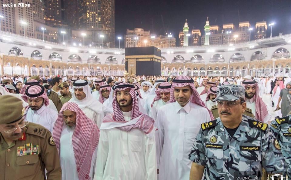 بتوجيه أمير مكة .. الأمير عبدالله بن بندر يتفقد المسجد الحرام ويقف على تنفيذ خطط الجهات في رمضان. 