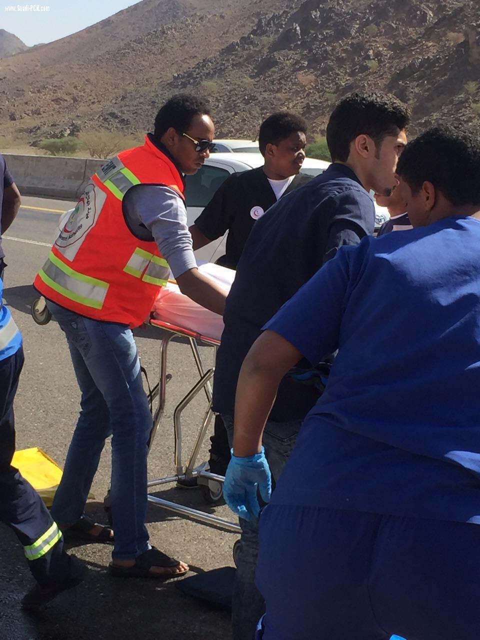 متطوعو الهلال الأحمر بالمدينة يثبتون جدارتهم عند التعامل مع حادث مروري اليوم