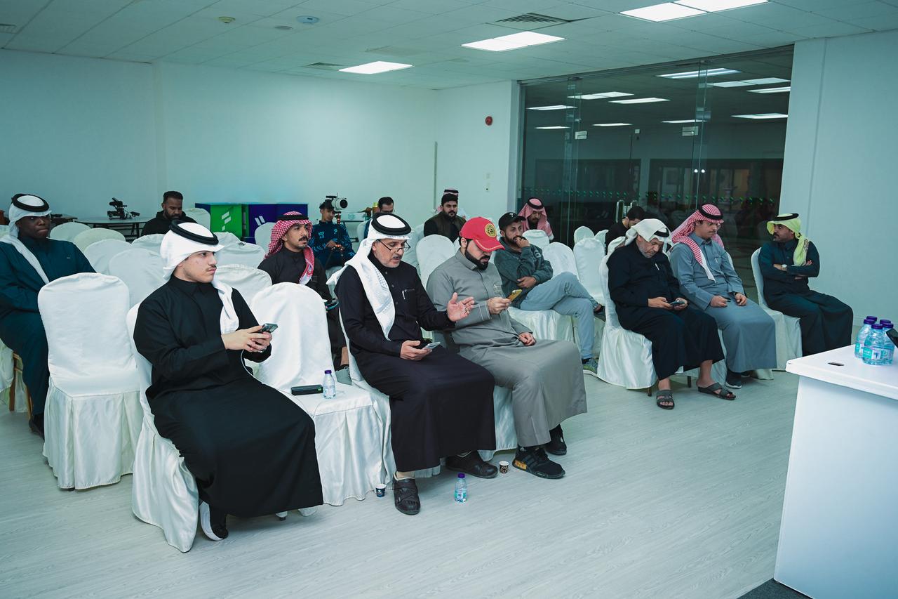 قوميز