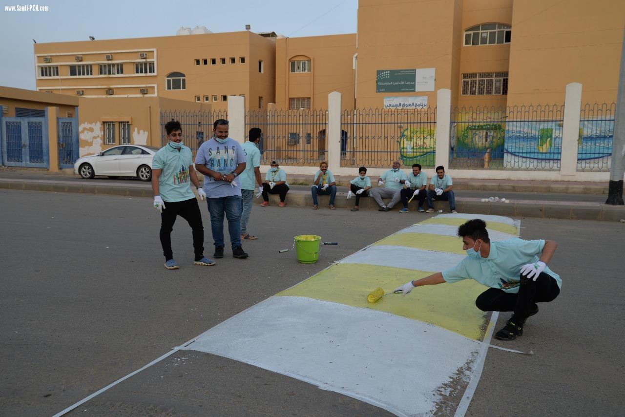 هيئة الرياضه تنفذ برنامج مبادراة  إعادة طلاء المطبات الصناعية بتعاون مع مرور جازان