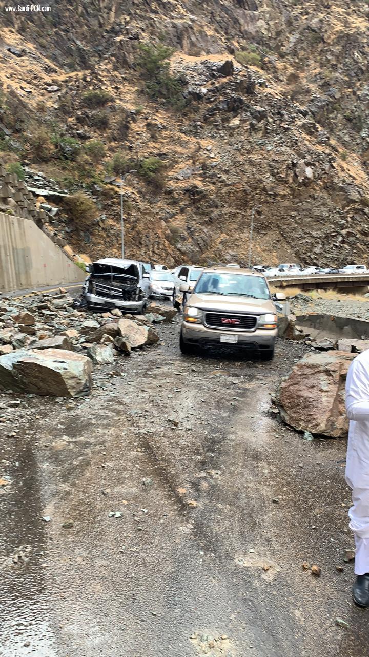 حدوث انهيار بعقبة الملك فهد بالباحة بعد عصر يوم الجمعه .