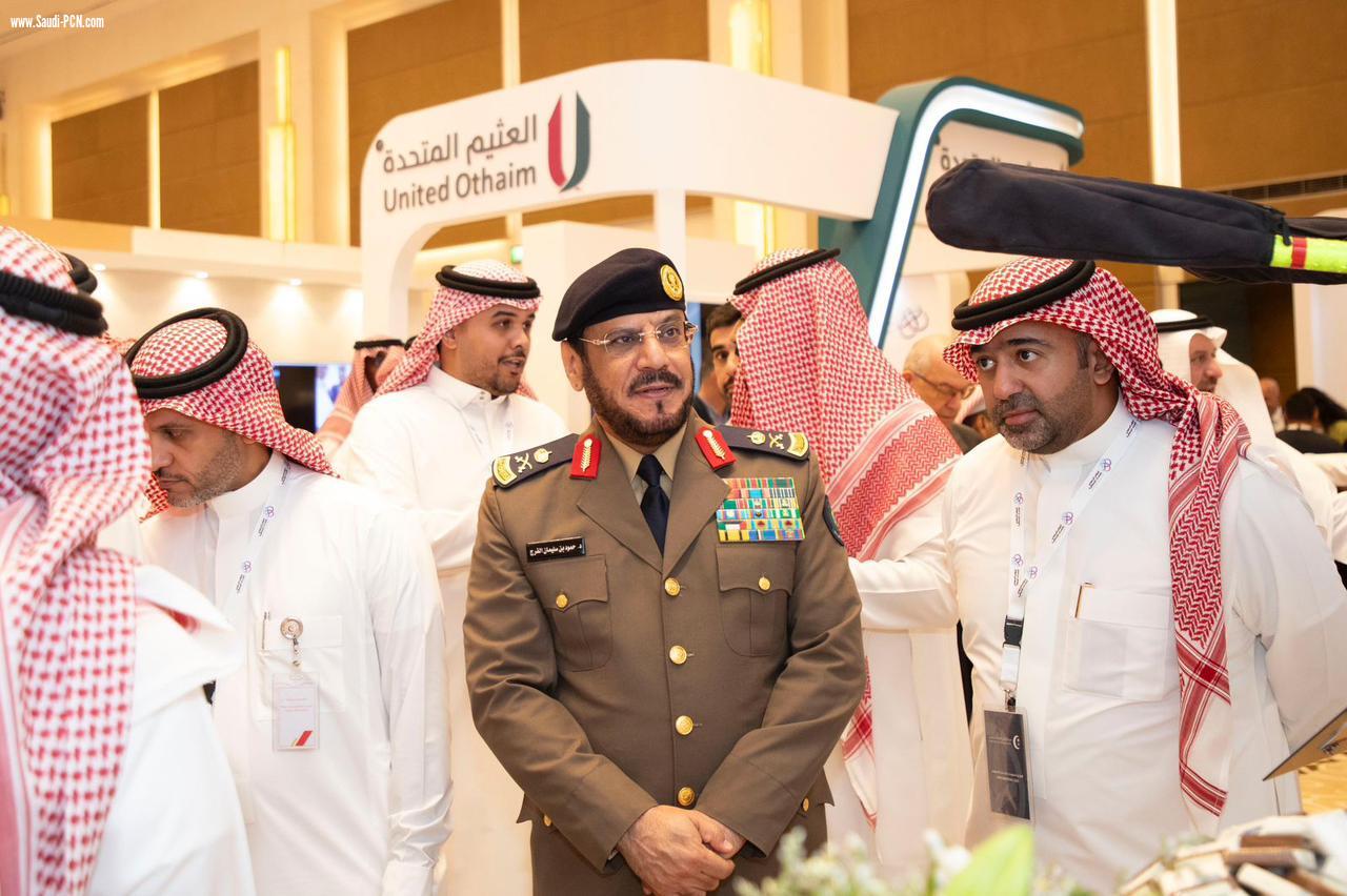 مساعد وزير الصحة يزور جناح الدفاع المدني في المعرض المصاحب للمؤتمر السعودي للخدمات الإسعافية .