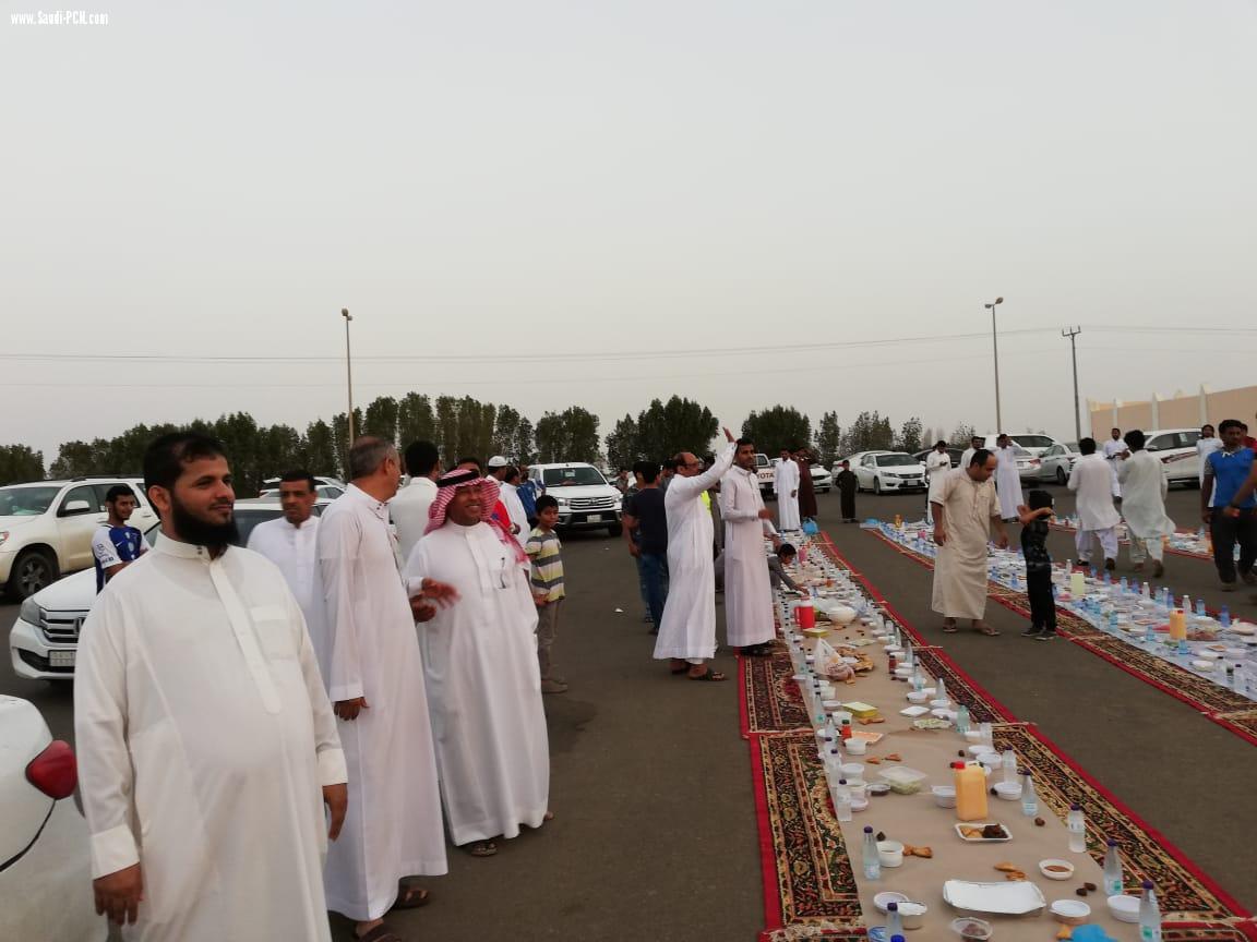 بحضور شيخ الفواده أسرة الشهيد الفود تقيم إفطار جماعي على نية ابنهم الشهيد 