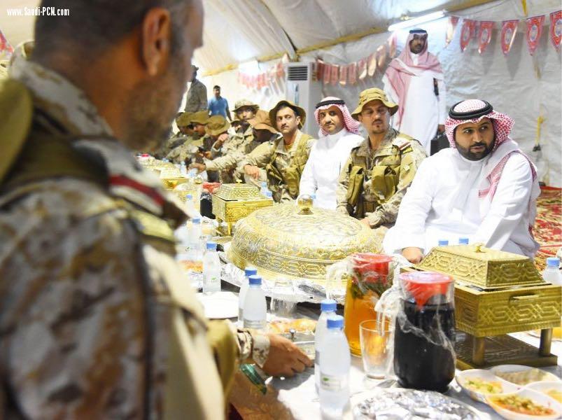 نائب أمير جازان ينقل تهاني القيادة للمرابطين على الحد الجنوبي بالشهر الكريم