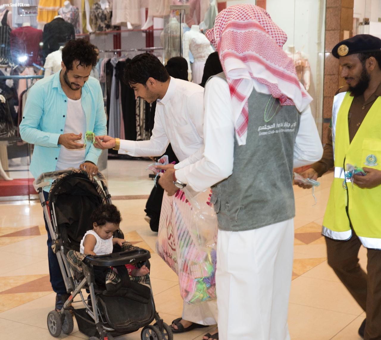 بمشاركة أفراد من مديرية الدفاع المدني   نادي جازان لخدمة المجتمع يطلق حملة كلنا فداء للوطن 