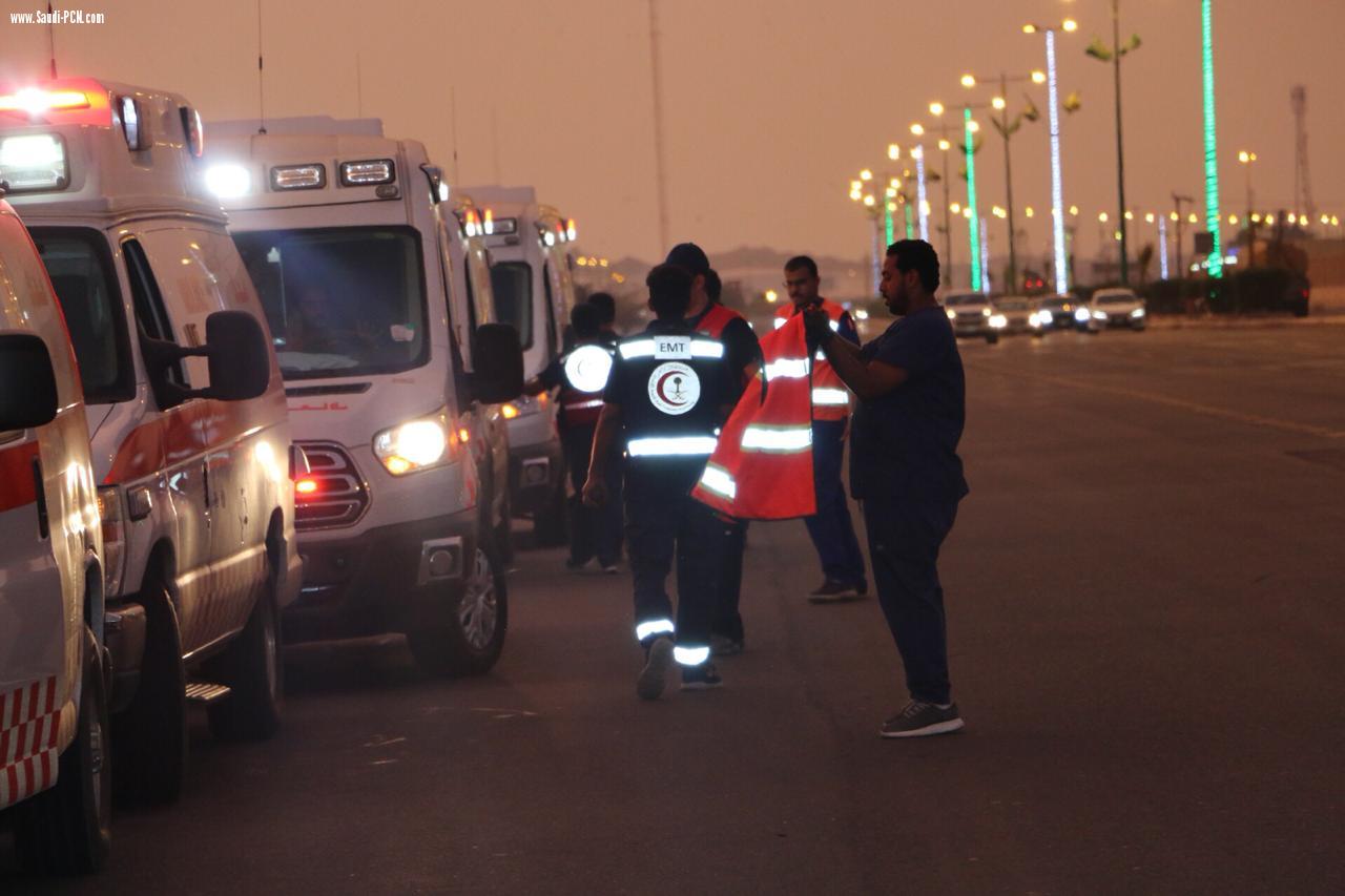 الهلال الأحمر يشارك ب٧ فرق إسعافية تواجدت داخل الاستاد الرياضي وتوزيع ٢٥ متطوع ومتطوعة داخل الملعب