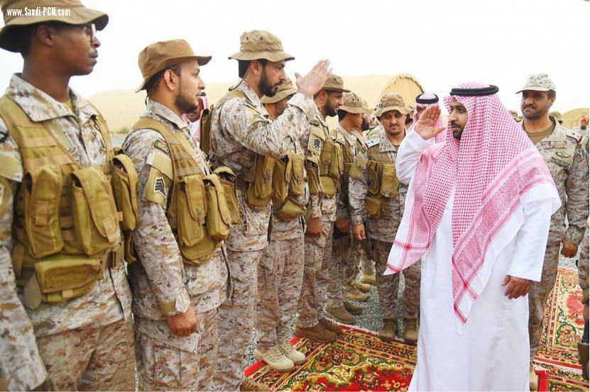 نائب أمير جازان ينقل تهاني القيادة للمرابطين على الحد الجنوبي بالشهر الكريم