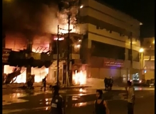 مدني صامطة يخمد حريق بمبني اسواق الدولي 
