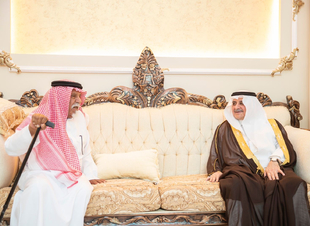 أمير تبوك يعزي الشيخ عبدالله الضيوفي في وفاة شقيقه  