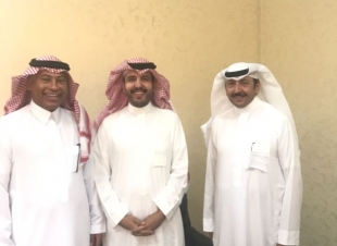 *رئيس مجلس ادارة الثقافه والفنون يزور فرع الطائف*