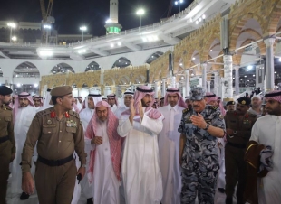 بتوجيه أمير مكة .. الأمير عبدالله بن بندر يتفقد المسجد الحرام ويقف على تنفيذ خطط الجهات في رمضان. 