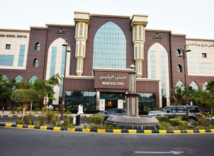 مستشفى شرق جدة ينجح في زراعة سماعة عظمية لمواطن يعاني من انسداد كامل في القناة السمعية