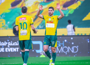 الخليج يمطر شباك ضمك برباعية ويخطف ثلاث نقاط ثمينة