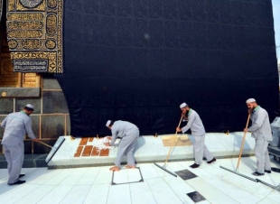 إدارة النظافة والفرش برئاسة الحرمين تُسخر طاقاتها لخدمة المسجد الحرام شبكة 