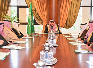 أمير تبوك يترأس اجتماع جمعية فهد بن سلطان الخيرية الاجتماعية