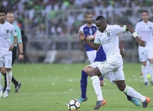 الأهلي والهلال يؤجلان حسم لقب الدوري للجولة الاخيرة