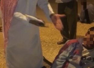 شرطة الرياض تقبض علي ٣ جناة في العقد الثاني من العمر في وقت قصير سلبو محمول شخص ومحفظة آخر 