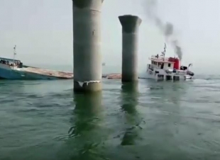 . غرق باخرة إيرانية في الكويت وهي في طريقها للدوحة وإصابة 6 من طاقمها