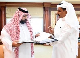 نائب أمير منطقة جازان يستقبل عدداً من الأدباء والمثقفين
