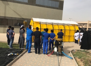 إدارة الطوارئ والكوارث و النقل الاسعافي بصحة الرياض تنفذ دورة التطهير الكيميائي للتمريض بالمنطقة. 