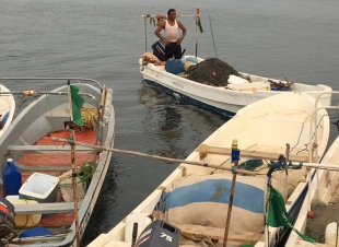 مرسى قوارب السهي يحتاج إلى تدخل سريع بسبب وعورته وإرهاقه للصيادين