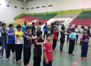 بالصور .. وفد من طلاب عناية لرعاية اليتيم في زيارة لمدينة الملك فيصل الرياضية بجازان 