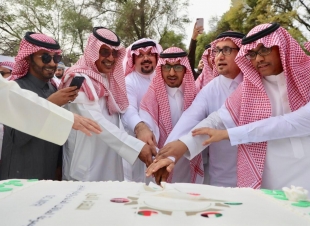 بالصور اللقاء الأول لمجموعة العلاقات العامة والإعلام الخليجي يكرم مجموعة من مدراء الإعلام والعلاقات